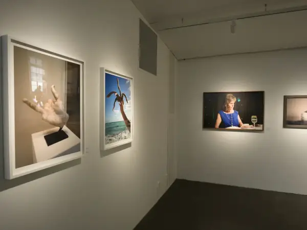 Detaljer fra fotoutstillingen "Godseierens bikk" i Galleri Østfløyen på Bogstad gård. 