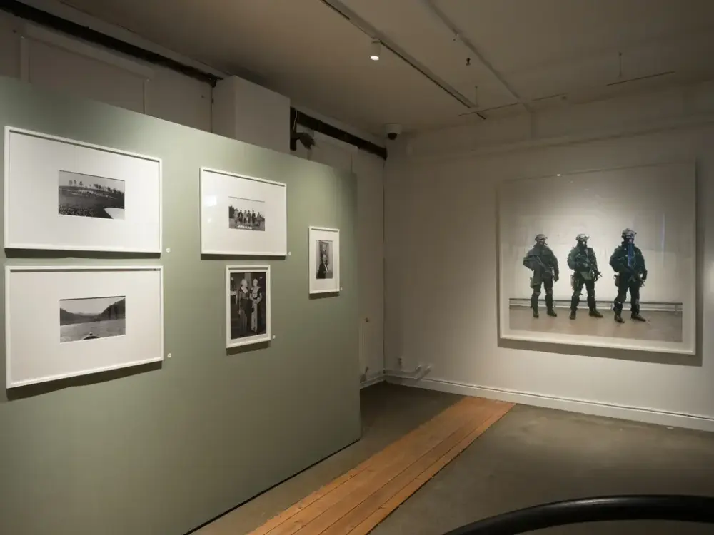 Detaljer fra fotoutstillingen "Godseierens bikk" i Galleri Østfløyen på Bogstad gård. 