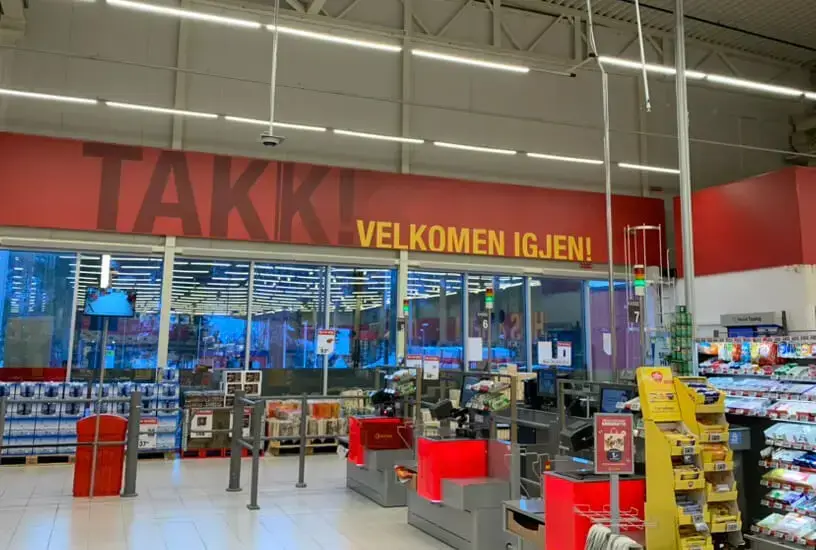 Butikkinteriør frå ein Coopbutikk som viser bruk av nynorsk tekst