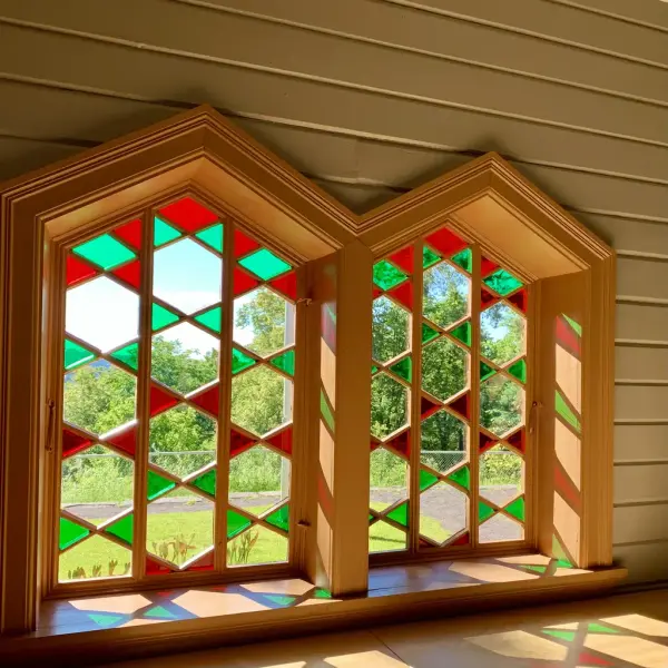 Vinduer i Sæterhytten ved Bygdø Kongsgård. 