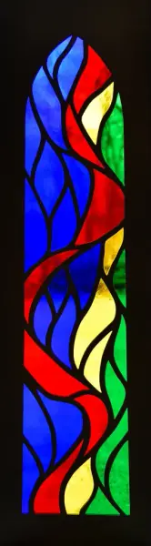 Detaljebilde av glassarbeidet på Olavslampa.