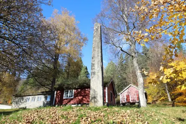 Bautaen i Aasentunet