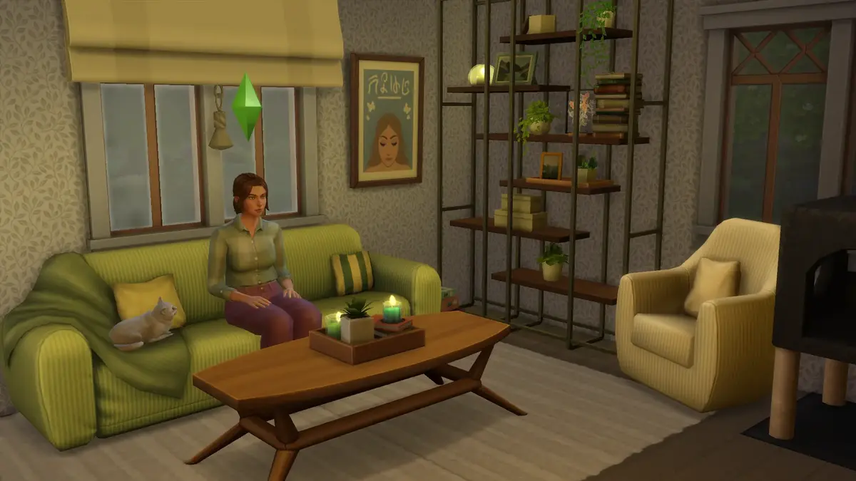 Bild från spelet Sims. Ett vardagsrum, med soffa, bokhylla, fåtölj, bord och en sim som sitter i soffan tillsammans med en katt. 