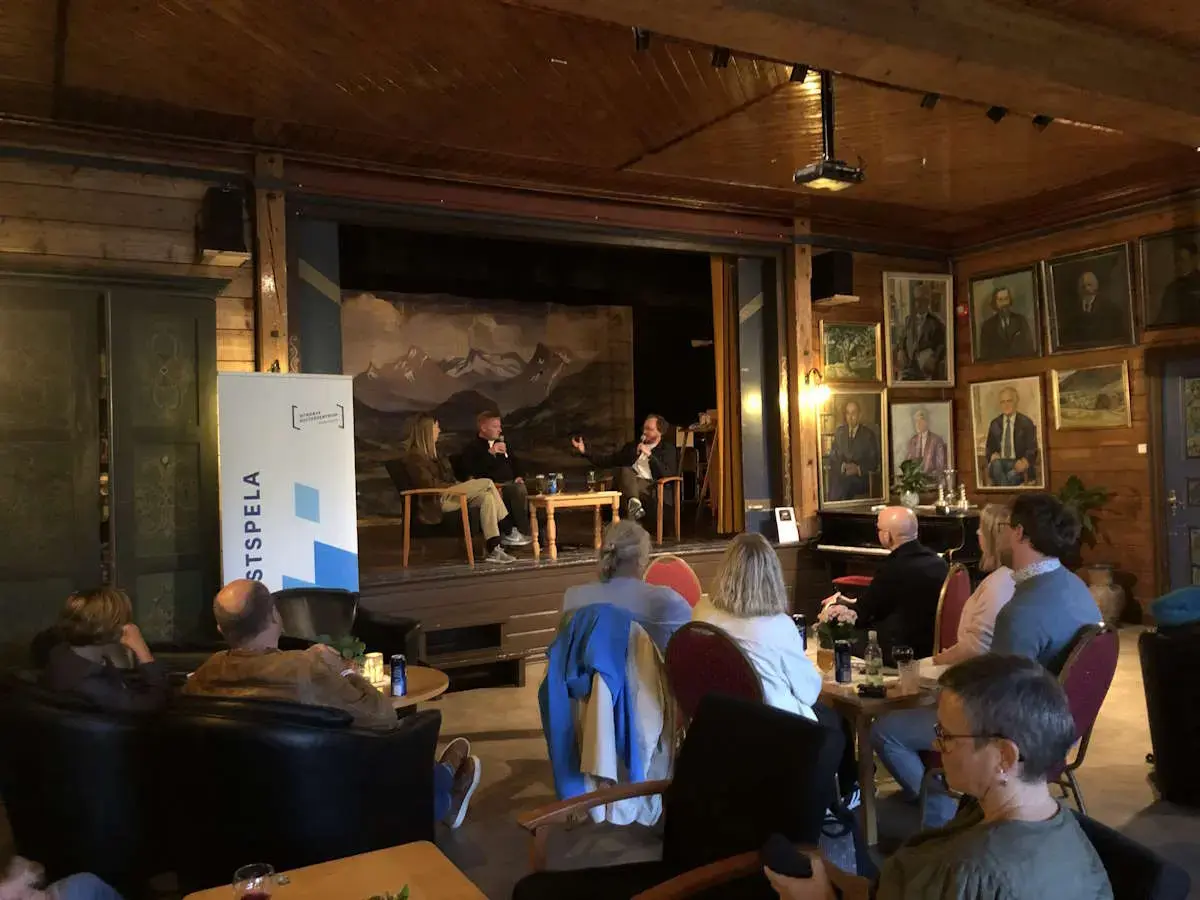 Målbar på Møre Folkehøgskule under Festspela