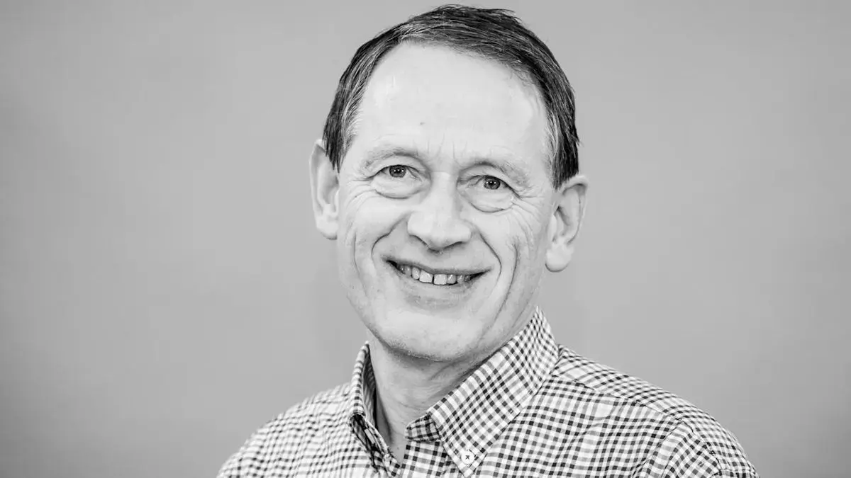 Svart/kvitt portrettfoto av Per Halse