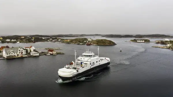 Ferje på fjorden