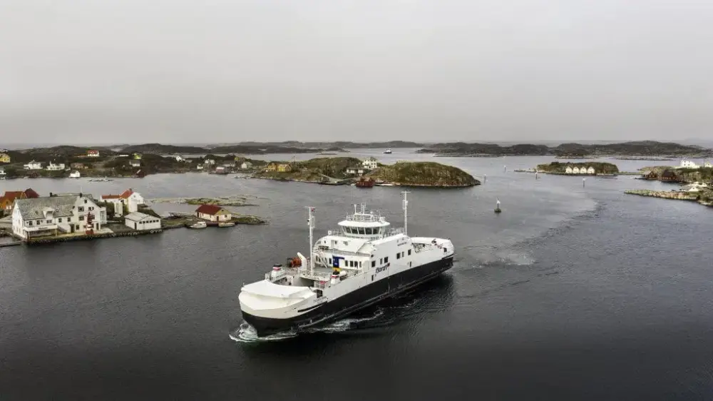 Ferje på fjorden