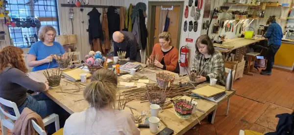 Slöjdhandledarutbildning med korgflätning