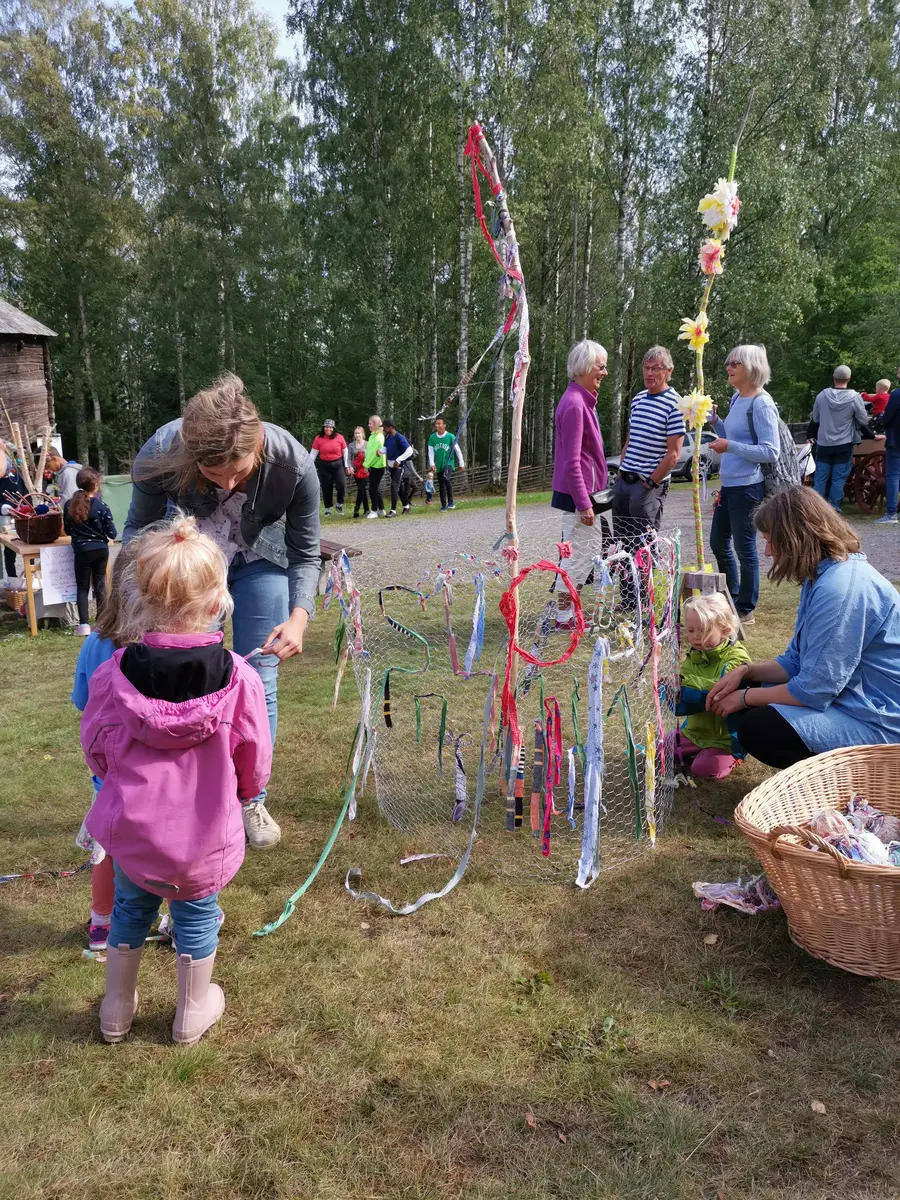 Slöjd på internationella festen