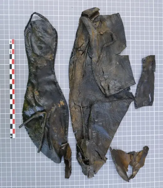 To godt bevarte middelaldersko i lær funnet under utgravning ved Bjørvika skole.