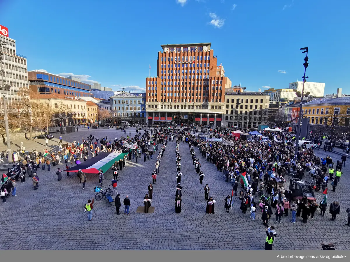 Demonstrasjon til støtte for Palestina og Gaza, Youngstorget 20. mars 2025. Demonstrasjonstoget gikk fra Stortinget til Youngstorget.
