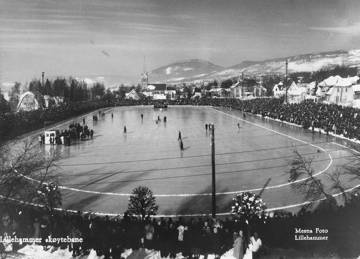 Oppland, Lillehammer. Vinterbilde fra Sportsplassen. Lillehammer skøytebane
