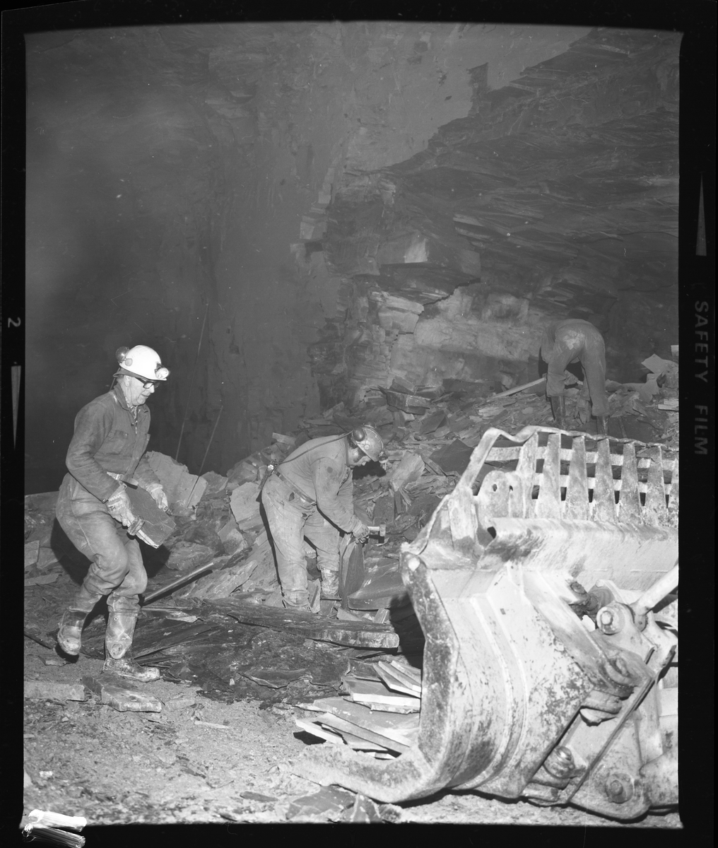 Ryfoss Betong sin stasjon på Leira samt Hovi Industrier.