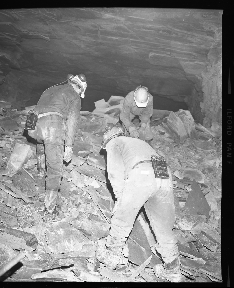 Ryfoss Betong sin stasjon på Leira samt Hovi Industrier.