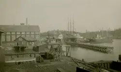 Vy över Ekensbergs varv i Gröndal, Stockholm 1918-1919. Moto