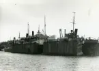 Ekensbergs varv i Gröndal, Stockholm, 1943. Passagerarfartyget S/S HANSA (1899) i dockan. HANSA sänktes av en sovjetisk ubåt utanför Gotland 1944-11-24.