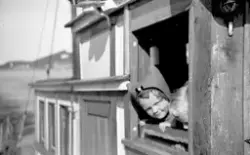 Randi Bjørnstad ombord i legeskyssbåten Dr. Holmboe, 1955-56.