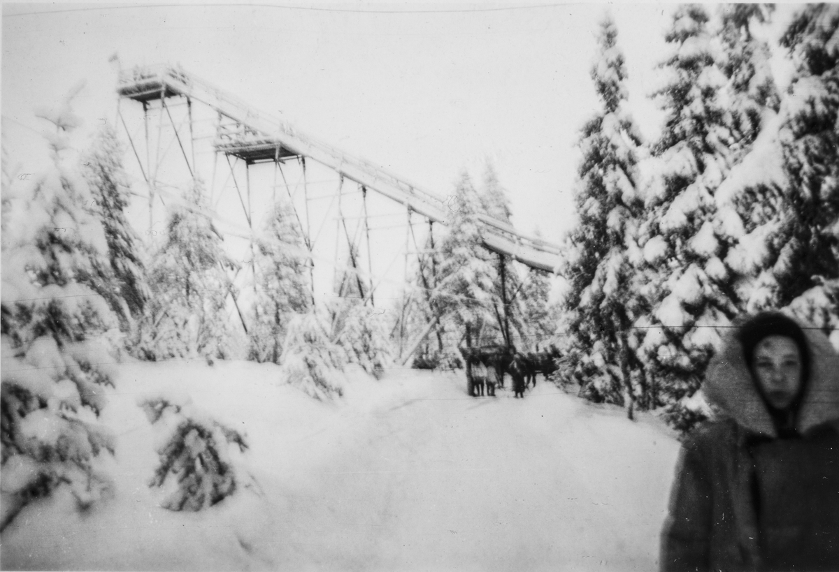 Løten, skihoppbakke i Brattbakken, stillas,