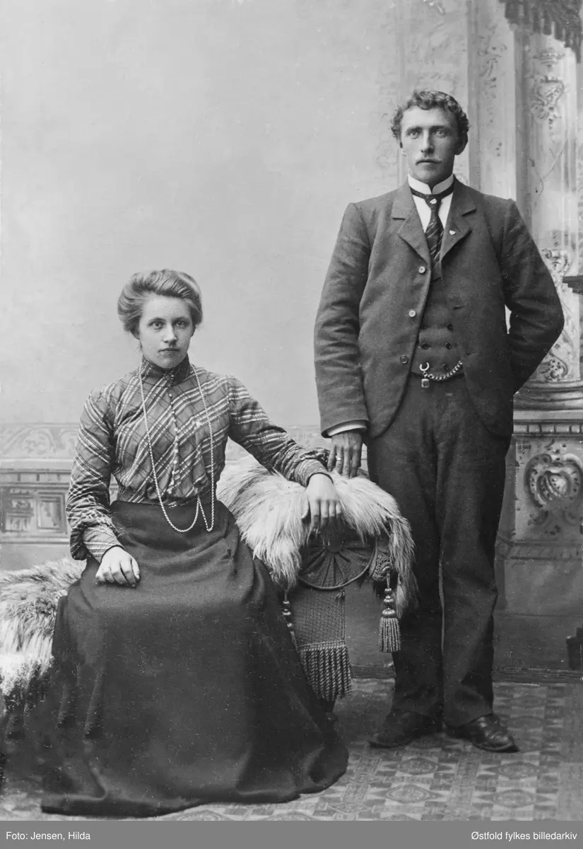 Portrett av Anna og Henrik Bøhaugen fra Varteig. Onkel til Isak Rånås.