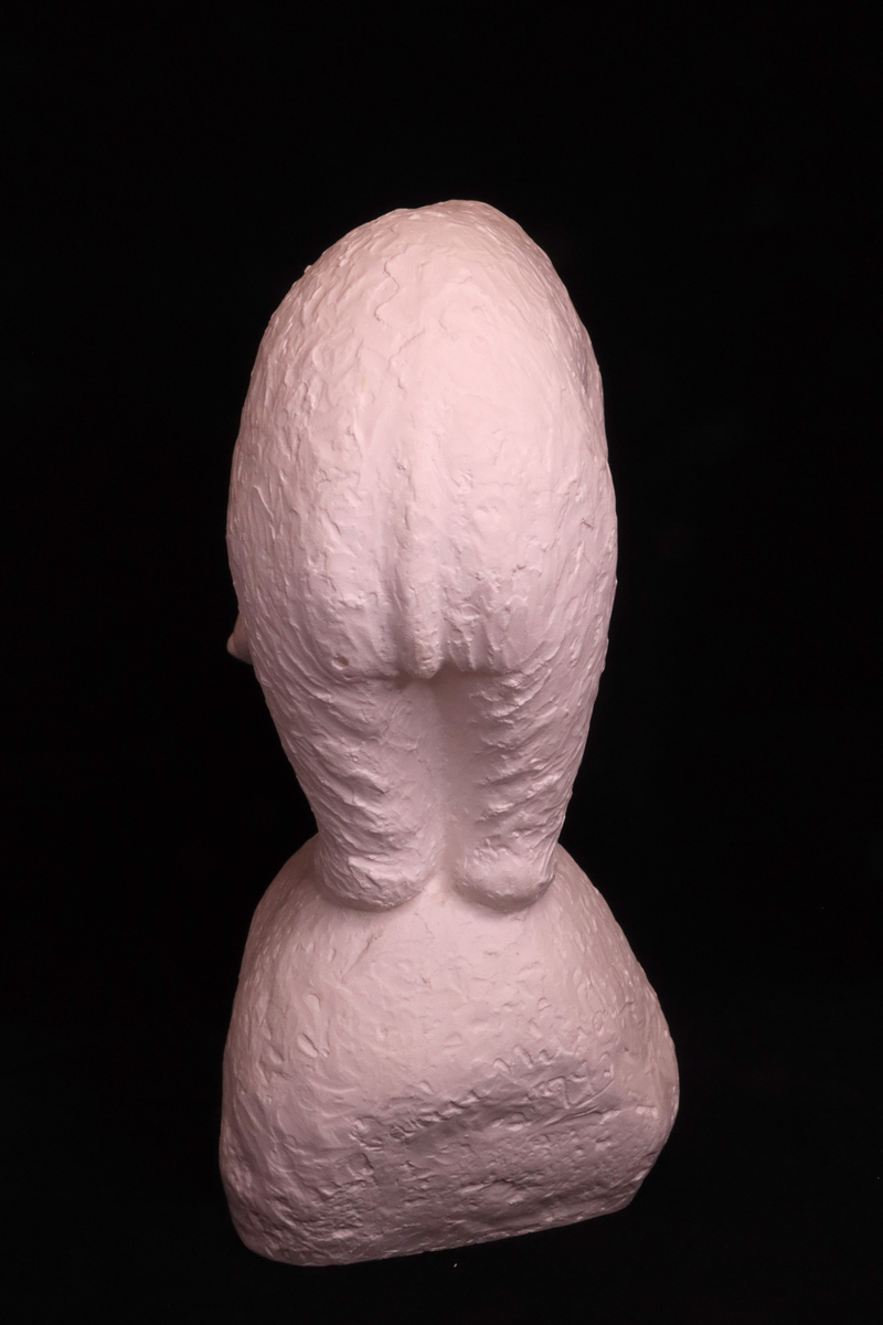 Skulptur som föreställer en isbjörn.
