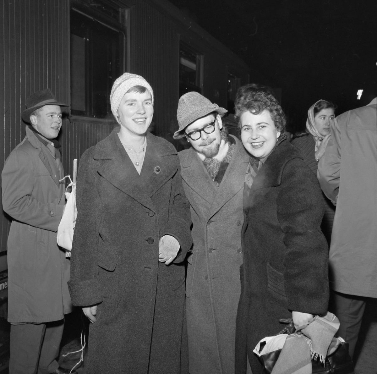 Studenter fra Oslo kommer for å besøke UKA 1957