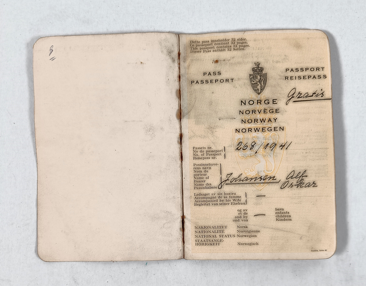 Pass som har tilhørt Alf Oskar Johansen. Passet ble utstedt 6 mars 1941 med gyldighet i to år.