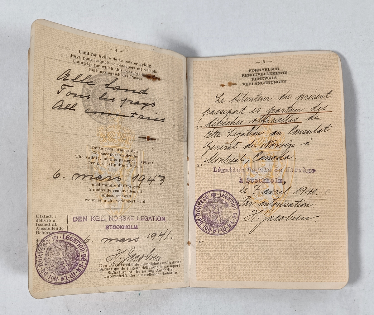Pass som har tilhørt Alf Oskar Johansen. Passet ble utstedt 6 mars 1941 med gyldighet i to år.