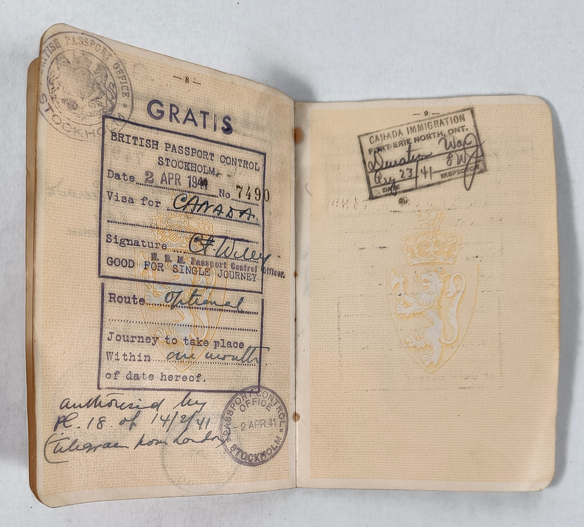 Pass som har tilhørt Alf Oskar Johansen. Passet ble utstedt 6 mars 1941 med gyldighet i to år.