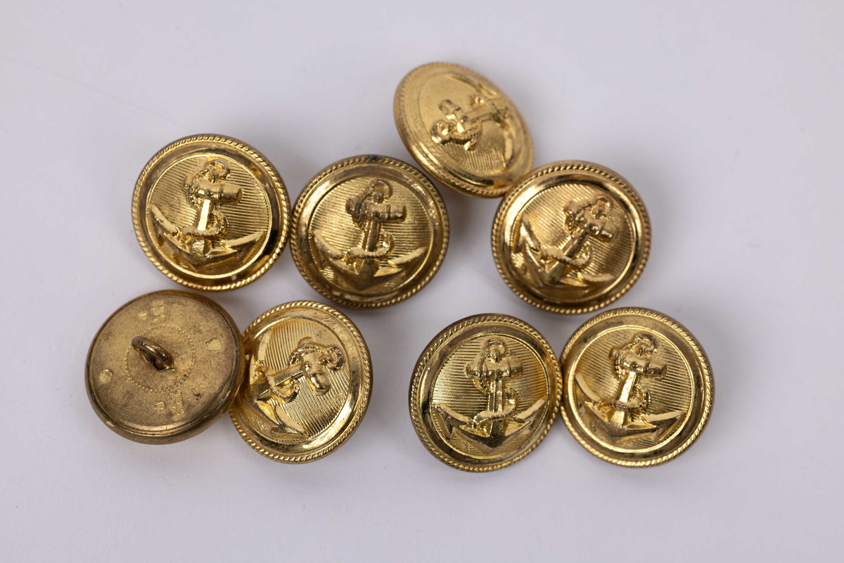 Knapper med motiv av anker.