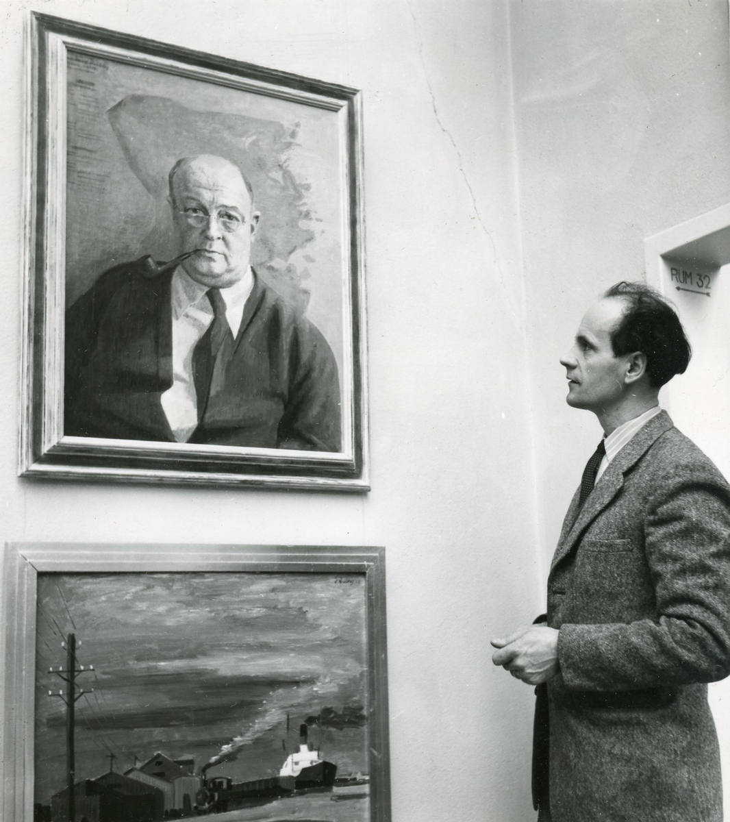 Olja på duk, Fil Dr Philibert Humbla, portätt av Ewald Dahlskog inköpt av Gävle Musei Vänner 1952. Betraktaren är Rustmästare Gösta Eriksson.