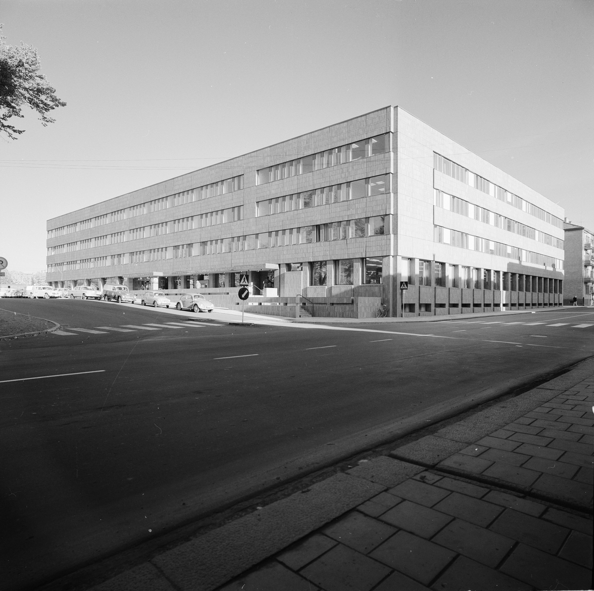 Affärsbyggnad, Kungsgatan 50, kvarteret Suttung, Kungsängen, Uppsala