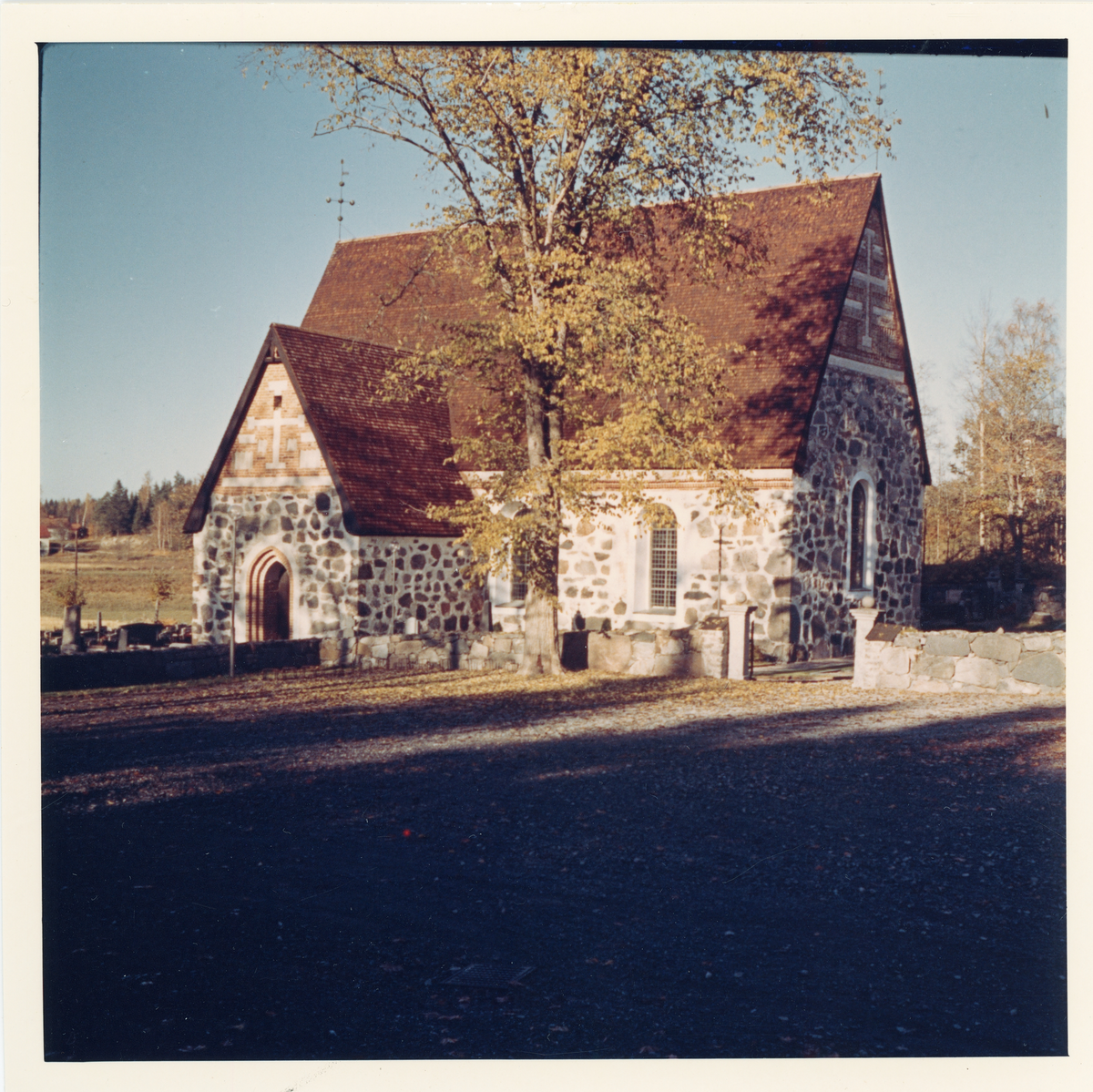 Tegelsmora kyrka, Uppland