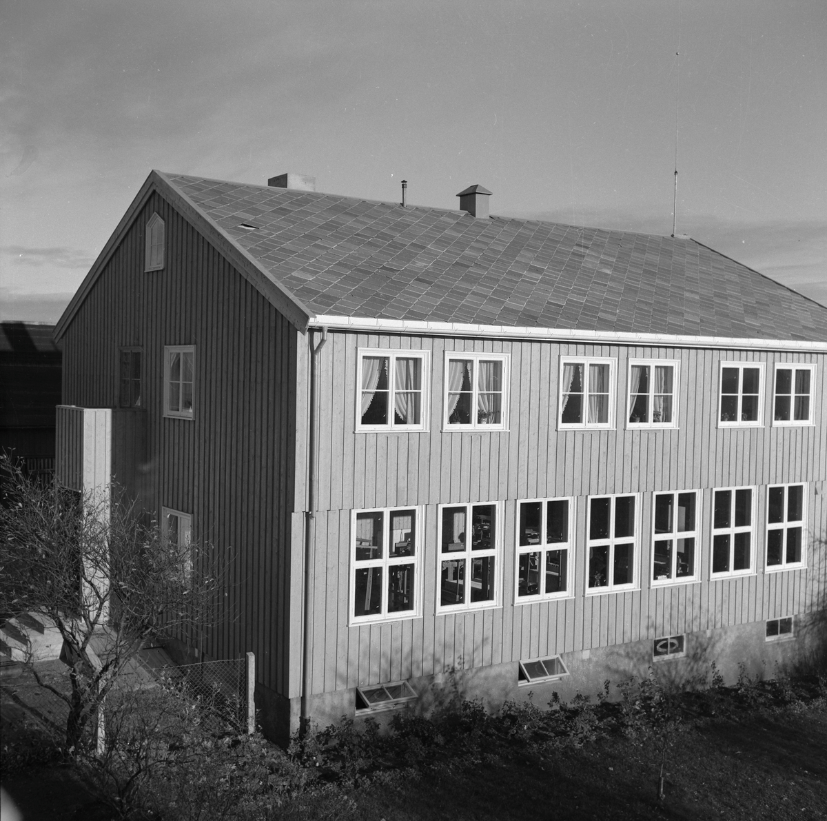 Brekstad Husmorskole, eksteriør og kjøkken i nybygget