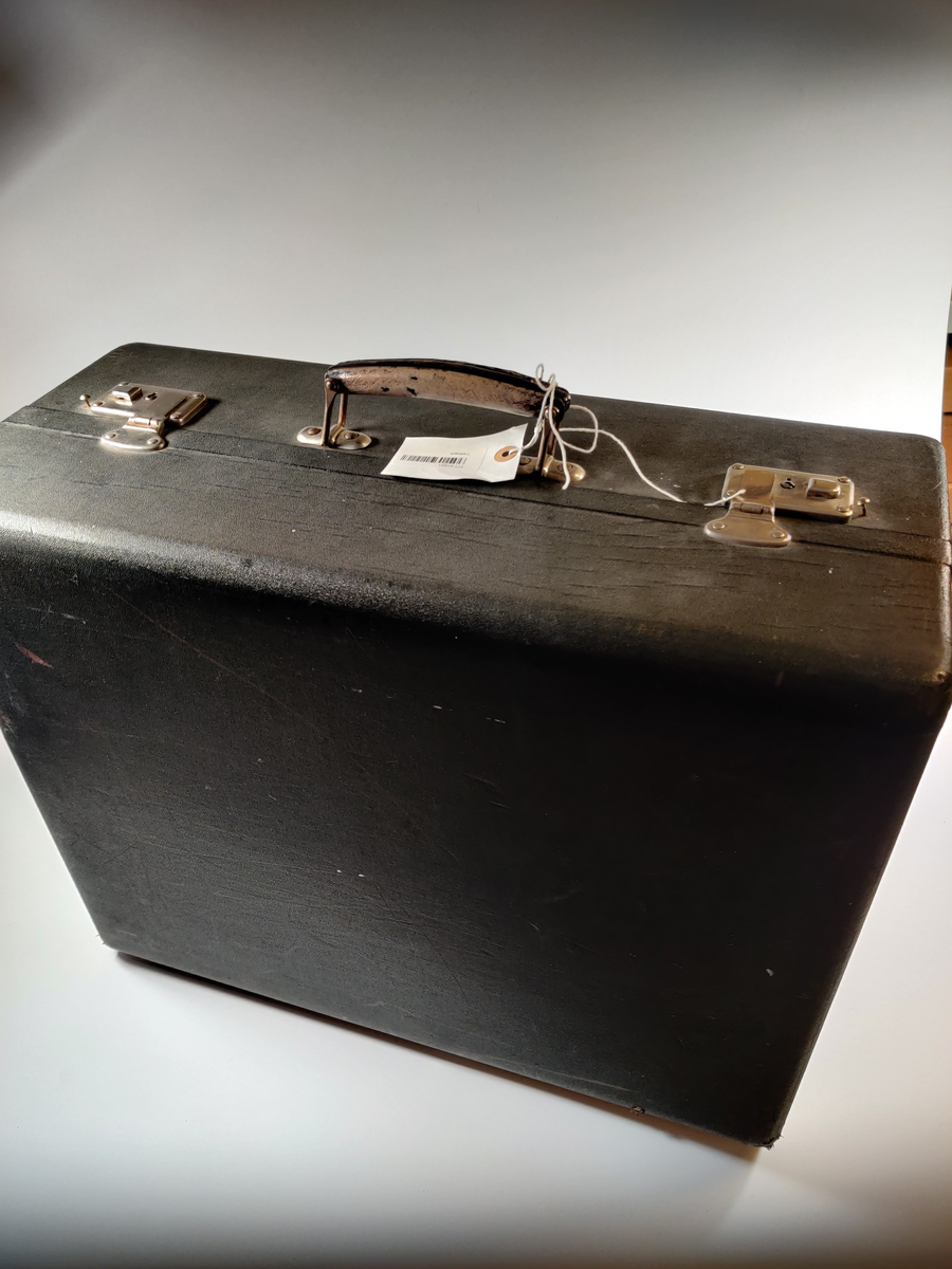 Elektrisk trekkspill i koffert.