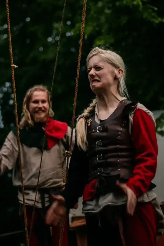 Middelaldergjøglere, mann og dame 