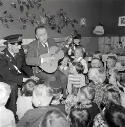 Oslo, Alf Prøysen og politimann Boris Hansen, "Onkel politi"