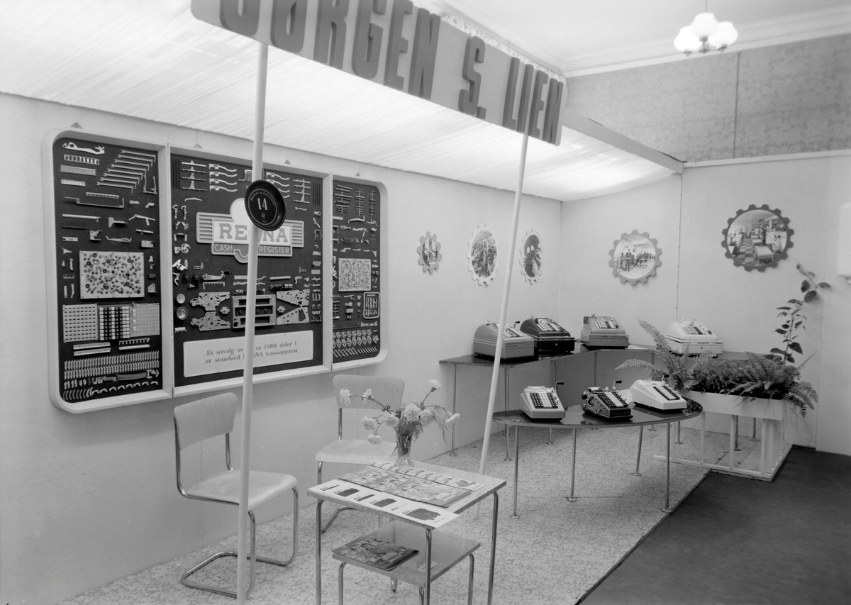 Håndver- og Industrimessen 1954, Jørgen S. Lien stand