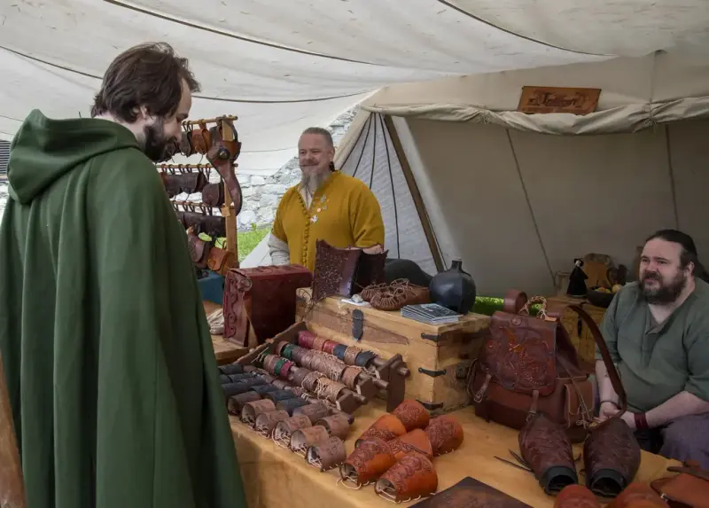 Bod med middelalderske lærvarer