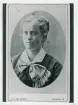 Porträtt på Lovisa Johansson, Jönköping. Syster till fotografen A G Andersson. Mor till Emilia Landberg.
