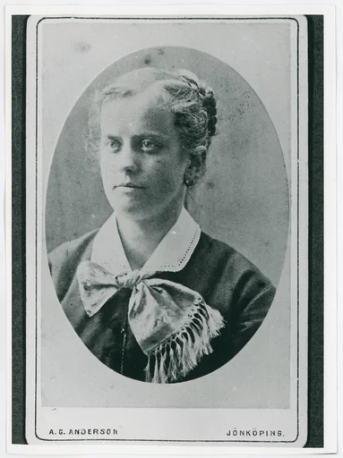 Porträtt på Lovisa Johansson, Jönköping. Syster till fotografen A G Andersson. M