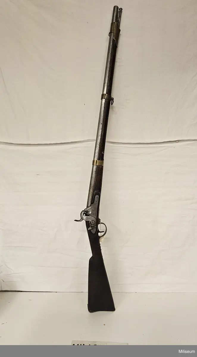 Gevär m/1845 för Flottan, vapennummer 30. Försett med Flottans kassationsstämpel på kolven.