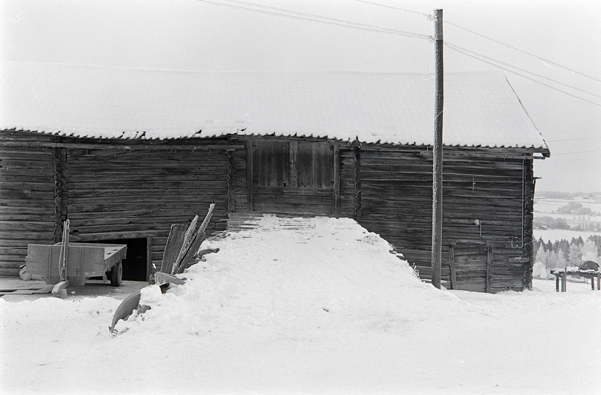 Ringsaker, Furnes, Stav gård, Stavlåven, låven ble fyttet til Hedmarksmuseet i 1969,