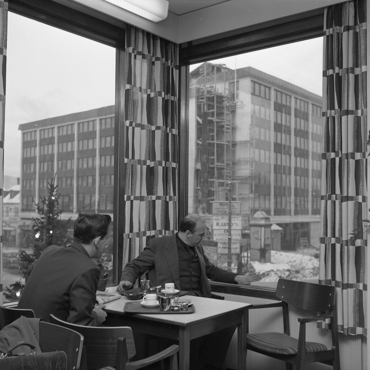 Butikkvindu og interiør til Kaffestova i Trønderheimen