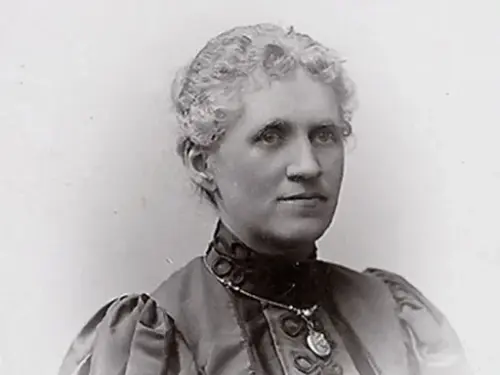 Kvinna i svartvit foto