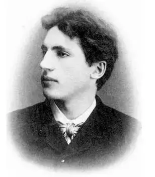 Ung man i svartvit foto.