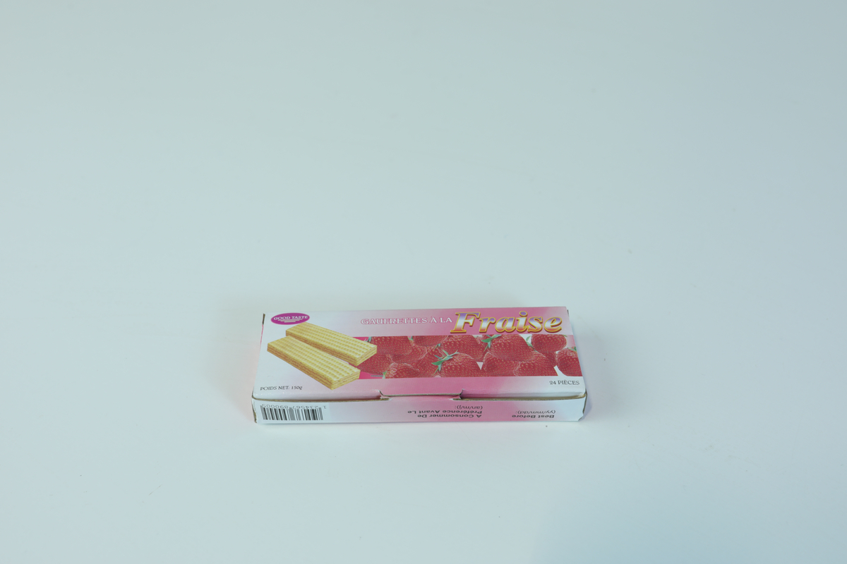 Lekemat og embalasje til barnelek i små størrelser. Det medfølger en gjennomsiktig plastboks uten lokk til å ha lekematen/embalasjen oppi.