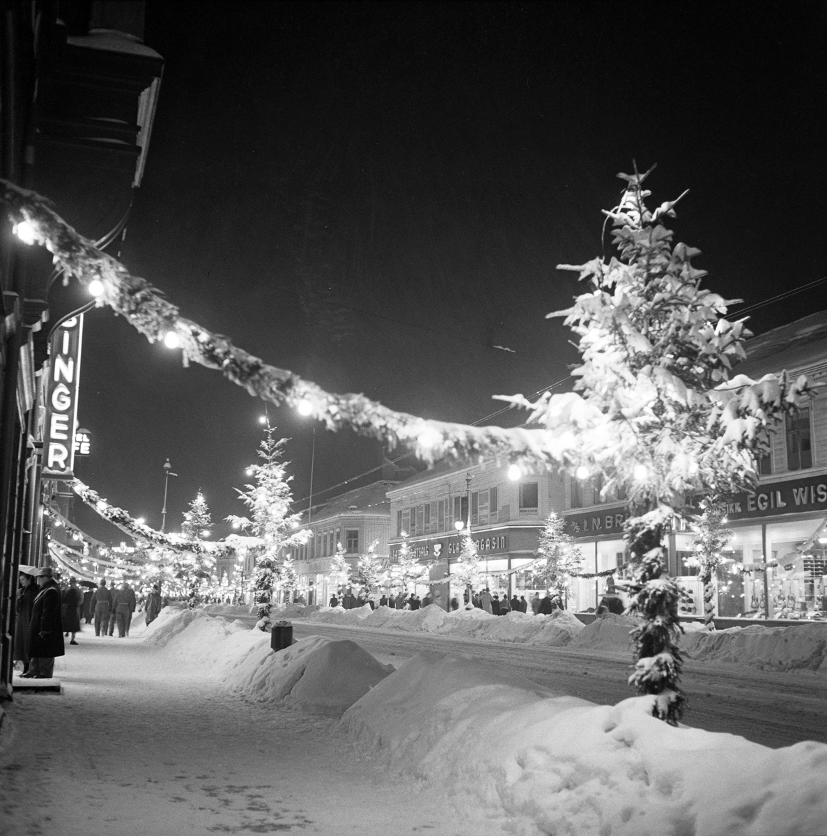 Julegatene i Trondheim sentrum 1956