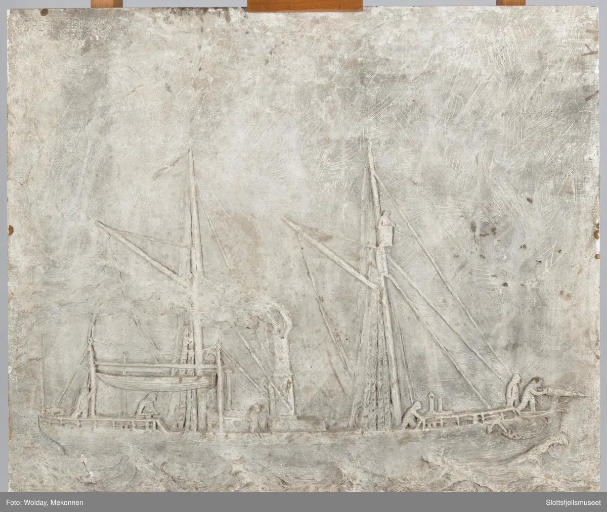 Gipsrelieff av skipet MORGENEN