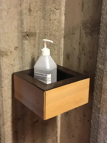 Askkopp på vägg i Regionens hus, Härnösand