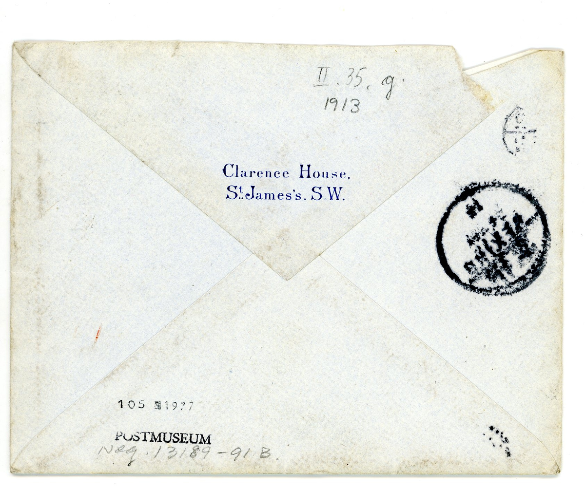 Brev från prins Gustaf Adolf år 1913 adresserat till professor Erik T. Nyström i Peking, Kina (China). 

1 kuvert och 1 ark brevpapper från Clarence House, St. James's S.W.

Brevet rör inköp av föremål / antikviteter från Kina.

"Maj 5. 1913

Bäste Nyström

Blott ett par rader för att tacka Dig för ett bref, som jag fick för ett par dagar sedan. Jag skulle ha skrifvit förut och tackat för listan på sakerna samt aftrycket av det stora Han-teglet, men jag uppskjutit därmet, då jag trodde att lådorna med själfva sakerna skulle komma fram i April. Emellertid har jag nyss fått höra att de ej är att förvänta förrän i Juni. Det blir onekligen särdeles spännande att packa upp dem. 

För tillfället äro vi i London, då min svärmor är mycket sjuk, så att vi äro ganska oroliga för henne. Men man får ju hoppas det bäeta. 

Du säger i Ditt senaste bref att möjligheterna för systematiska utgräfningar kanske i en nära framtid skulle ljusna. Om så är, så var god och underrätta mig.  - Hoppas Du snart kan komma igång med arbetet vid universitetet igen.

Med hjärtlig hälsning
tillgifne
Gustaf Adolf"